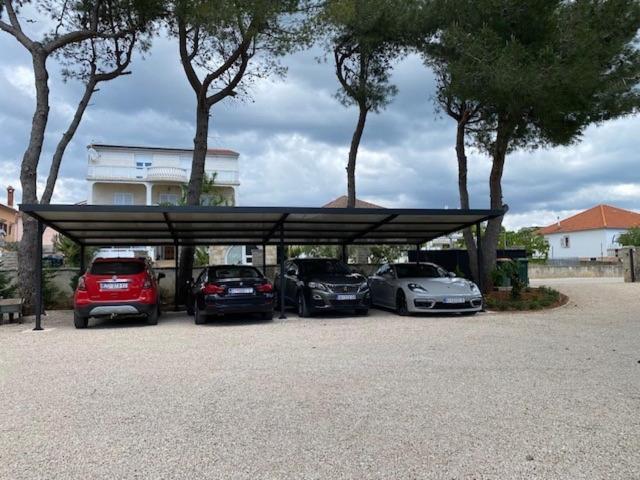 Villa Jalan Vrsi Εξωτερικό φωτογραφία
