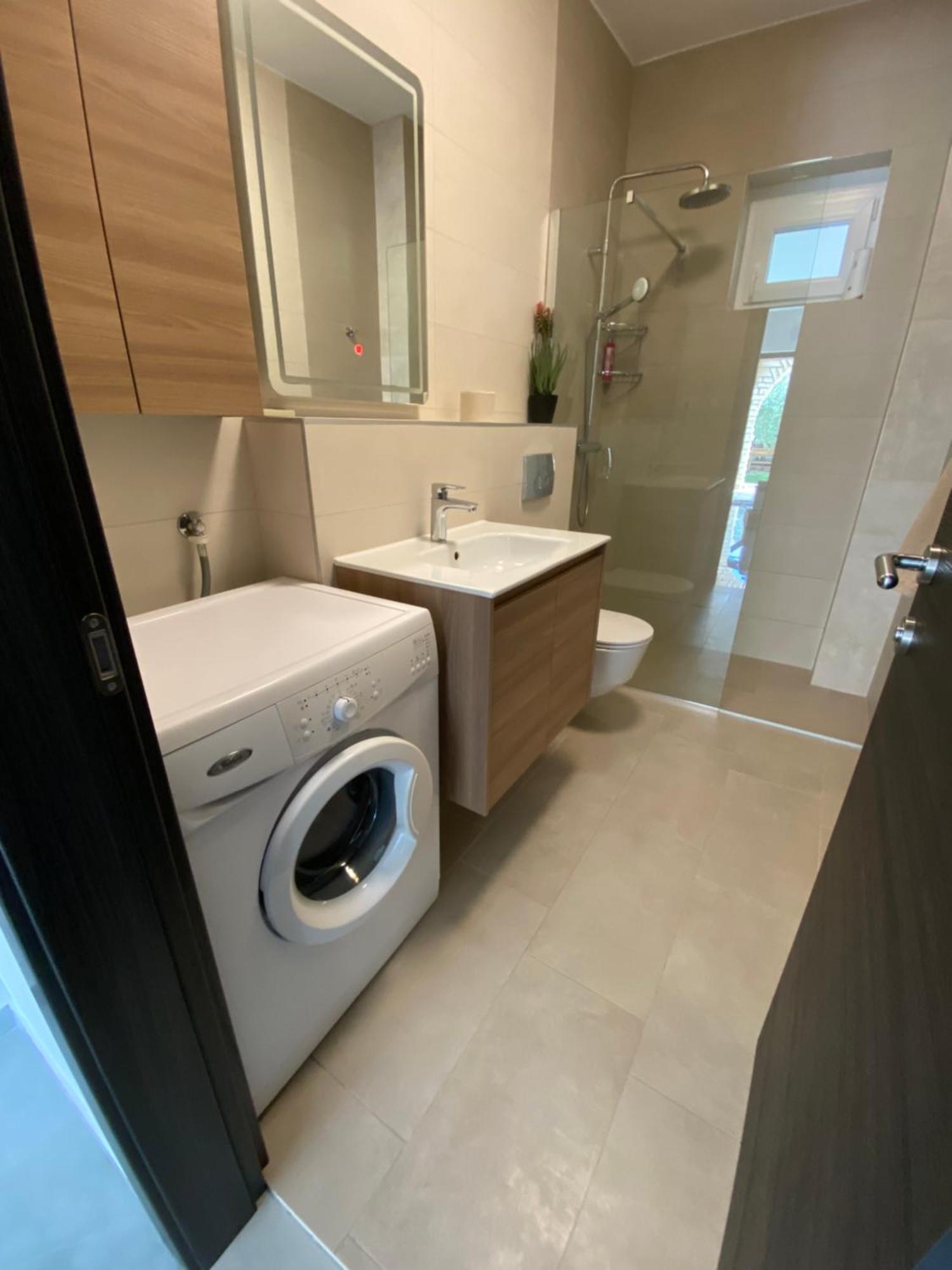 Villa Jalan Vrsi Εξωτερικό φωτογραφία